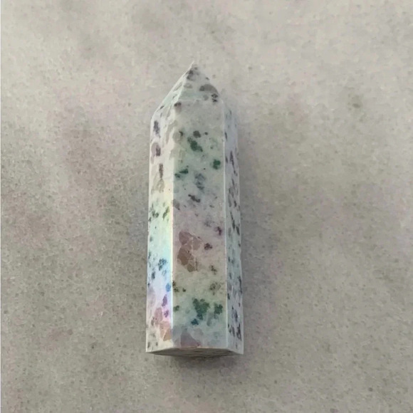 White Leopard Speckle Crystal Tower Home Decor - Picture 1 of 3